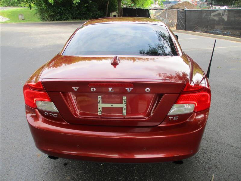 2011 Volvo C70 T5