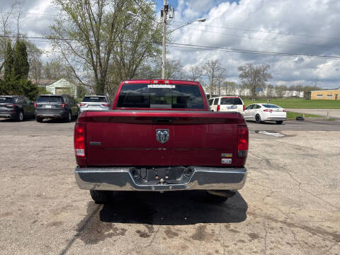 2016 RAM 1500 SLT