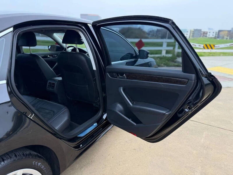 2014 Volkswagen Passat 1.8T SEL Premium PZEV