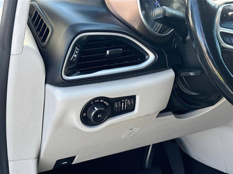 2019 Chrysler Pacifica Touring L