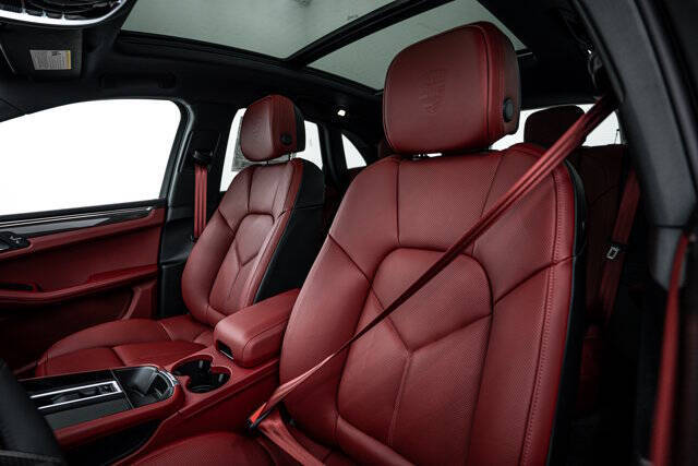 2025 Porsche Macan GTS