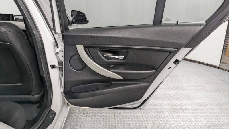 2016 BMW 3 Series 320i