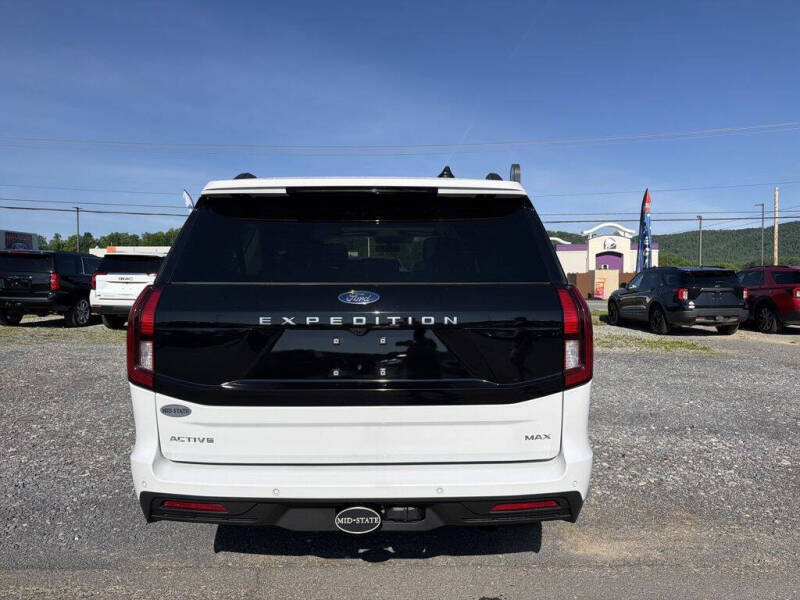 2025 Ford Expedition MAX Active