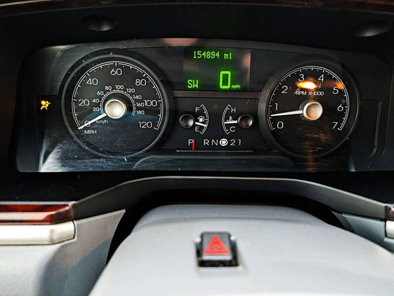 2006 Lincoln Town Car Signature