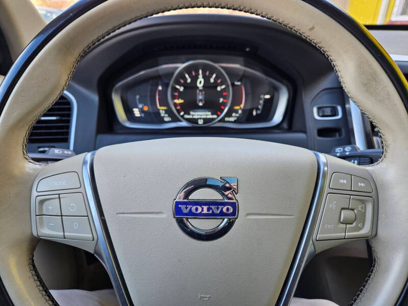 2016 Volvo XC60 T5 Drive-E Premier