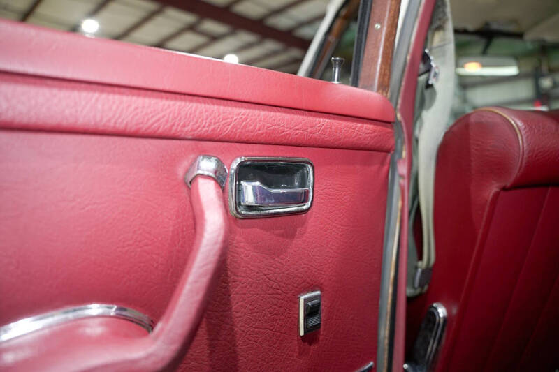 1972 Mercedes-Benz 280-Class