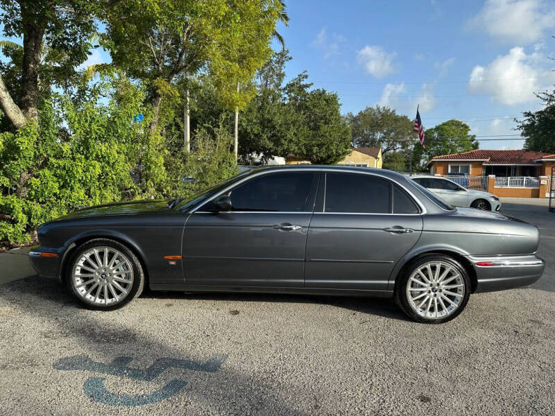 2004 Jaguar XJR