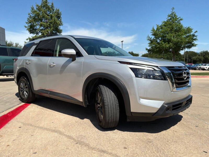 2025 Nissan Pathfinder SV