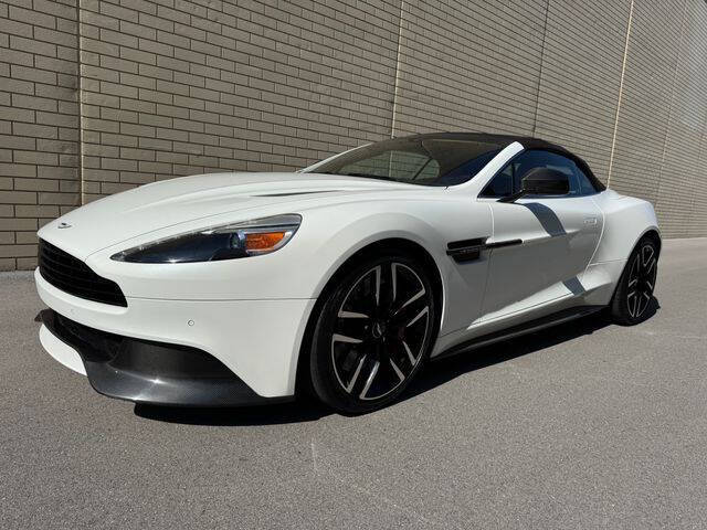 2015 Aston Martin Vanquish Base's photo
