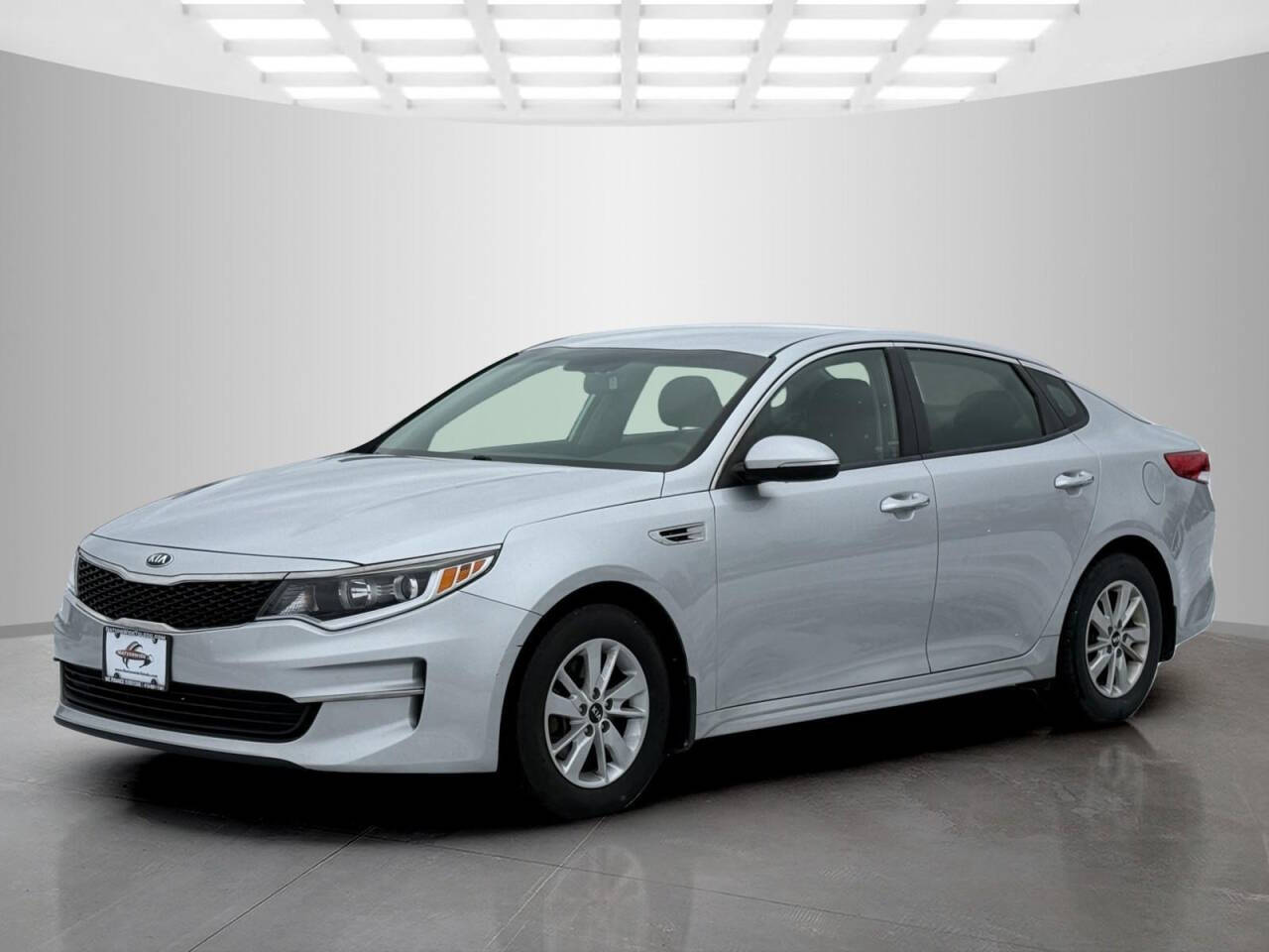 2016 Kia Optima for sale at Used Cars Toledo in Oregon, OH