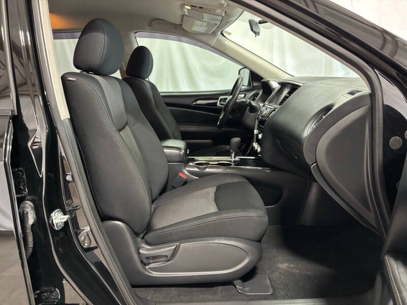 2019 Nissan Pathfinder S