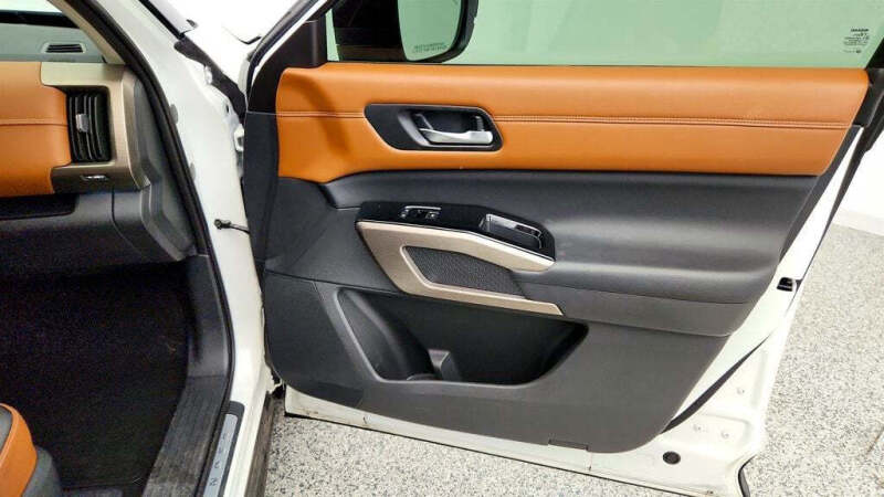 2023 Nissan Pathfinder Platinum
