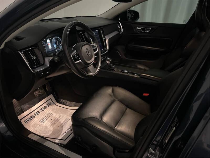 2020 Volvo S60 T5 Momentum