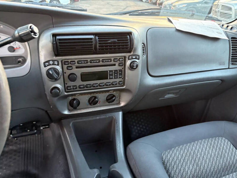 2005 Ford Explorer Sport Trac Adrenalin