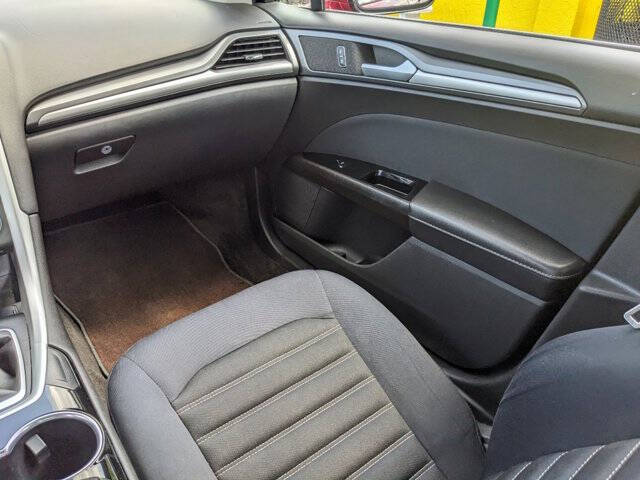 2015 Ford Fusion 12