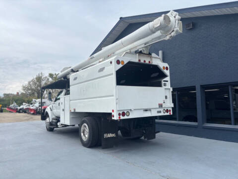 2013 Ford F750 Bucket Truck