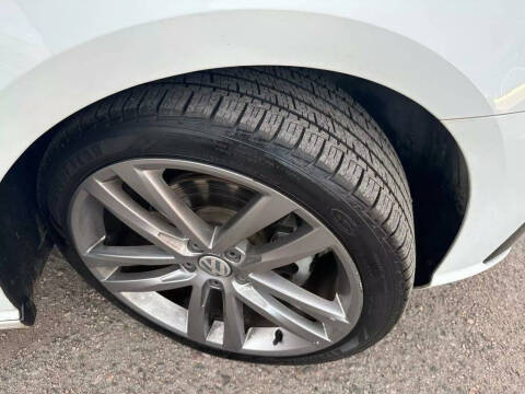 2017 Volkswagen Passat 1.8T R-Line