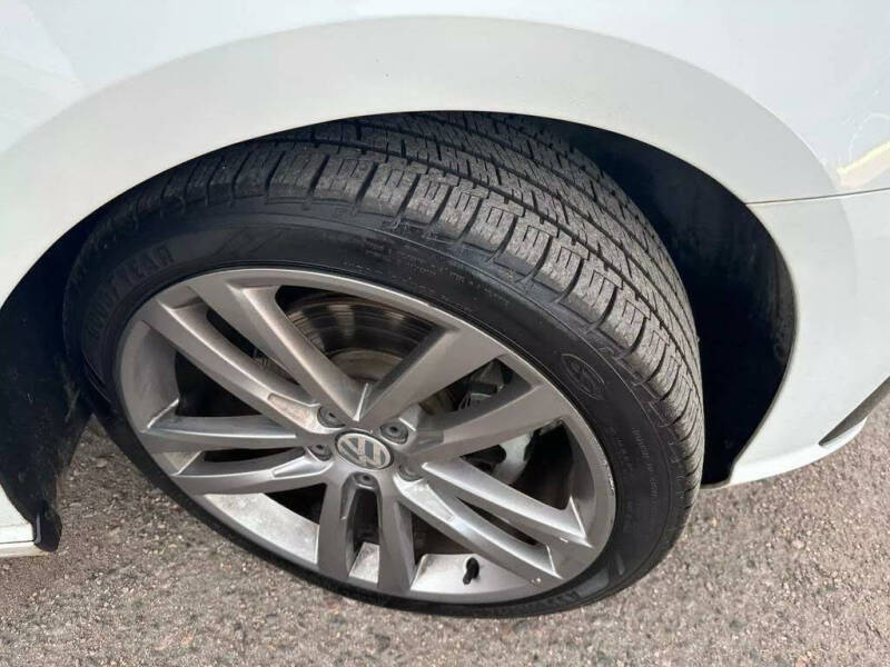 2017 Volkswagen Passat 1.8T R-Line