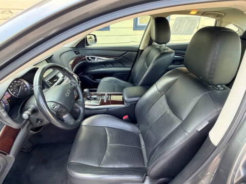 2015 Infiniti Q70 3.7