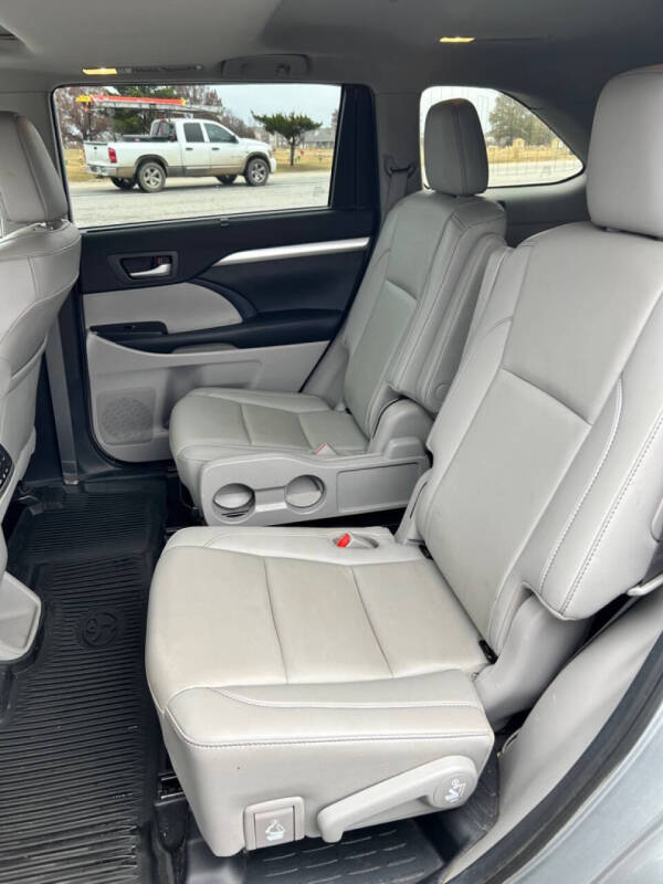 2019 Toyota Highlander XLE photo 9