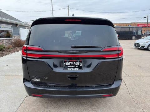 2022 Chrysler Pacifica Hybrid Touring L