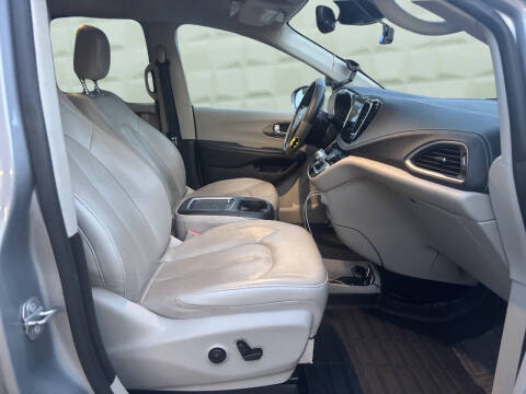 2021 Chrysler Pacifica Hybrid Touring L