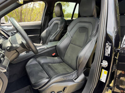 2019 Volvo XC90 T6 R-Design
