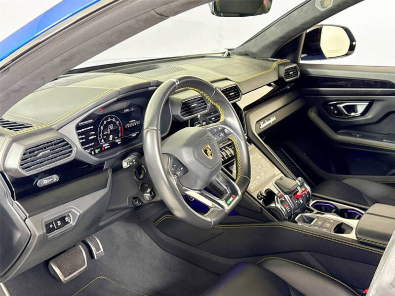 2022 Lamborghini Urus