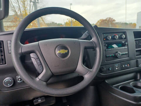 2022 Chevrolet Express 2500