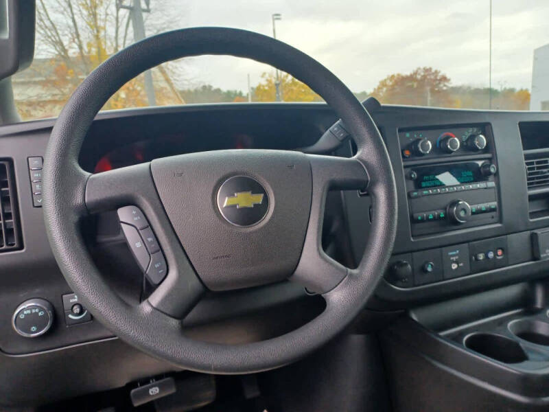 2022 Chevrolet Express 2500