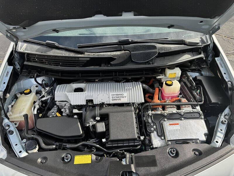 2012 Toyota Prius v Two