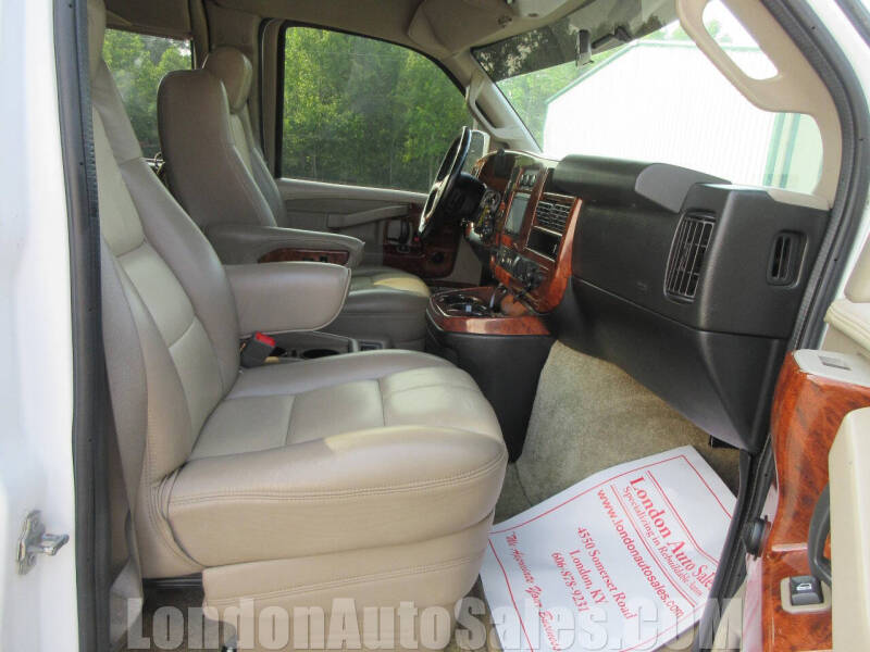 2017 GMC Savana 2500
