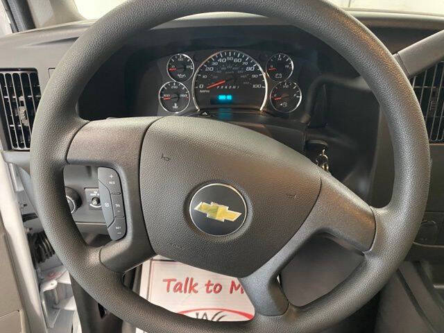 2025 Chevrolet Express 2500