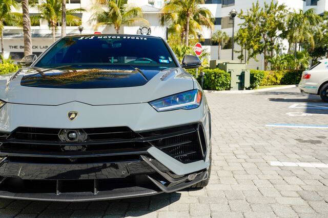 2023 Lamborghini Urus Performante