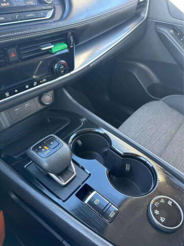 2022 Nissan Rogue SV