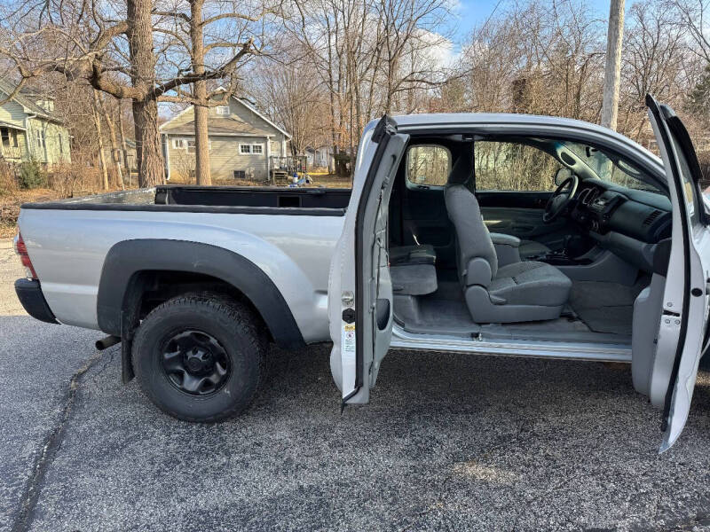 2010 Toyota Tacoma Base photo 8