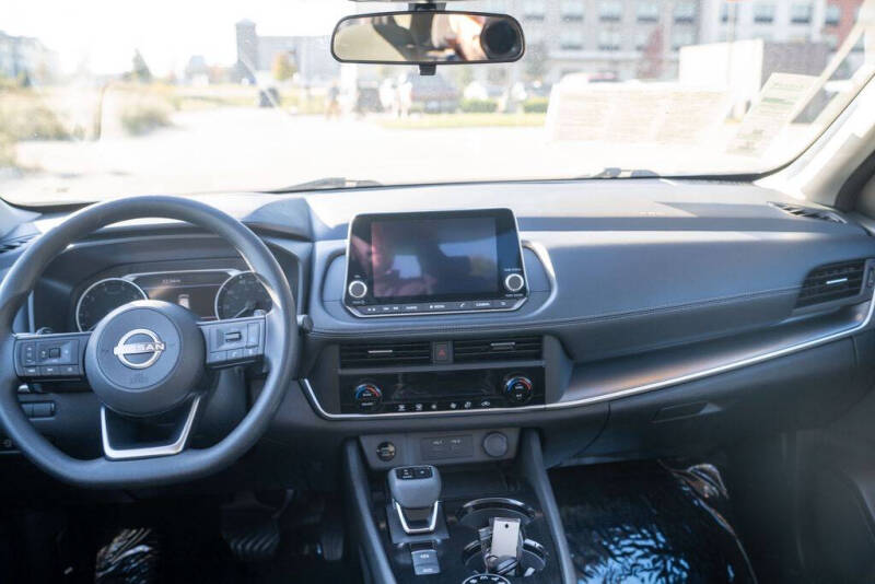 2024 Nissan Rogue SV