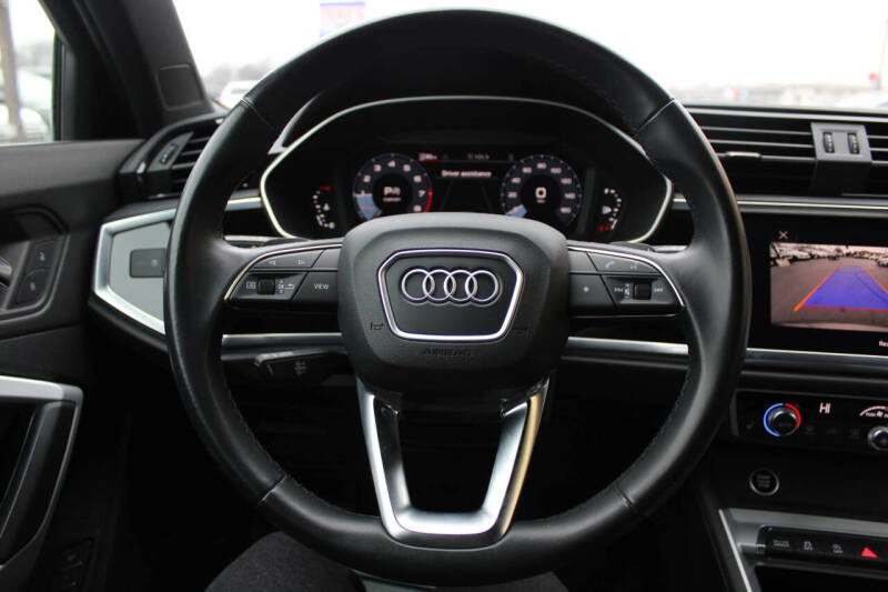 2022 Audi Q3 quattro S line Premium 45 TFSI