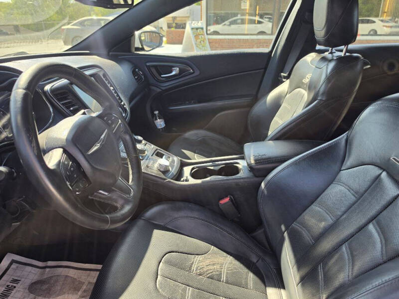 2016 Chrysler 200 S