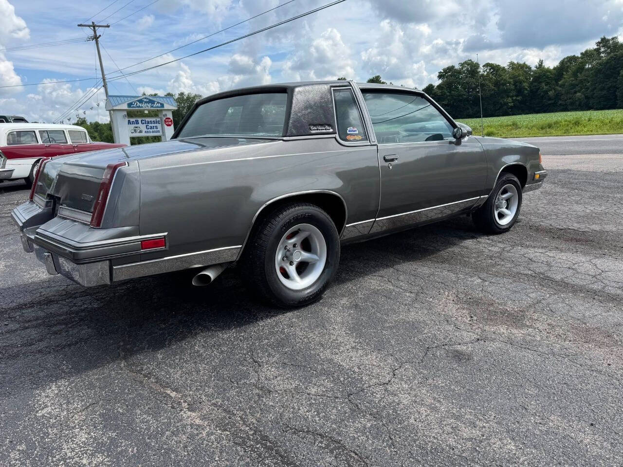 1988 Oldsmobile Cutlass Supreme 8