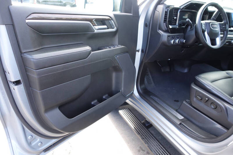 2023 GMC Sierra 1500 Elevation Standard