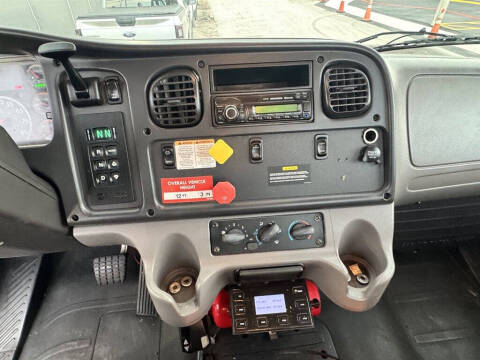 2017 Freightliner M2 106