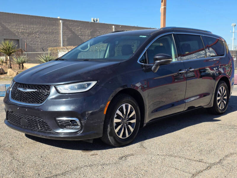 2021 Chrysler Pacifica Touring L's photo