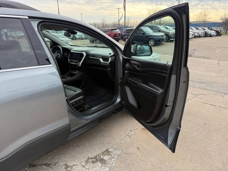 2022 GMC Acadia SLT