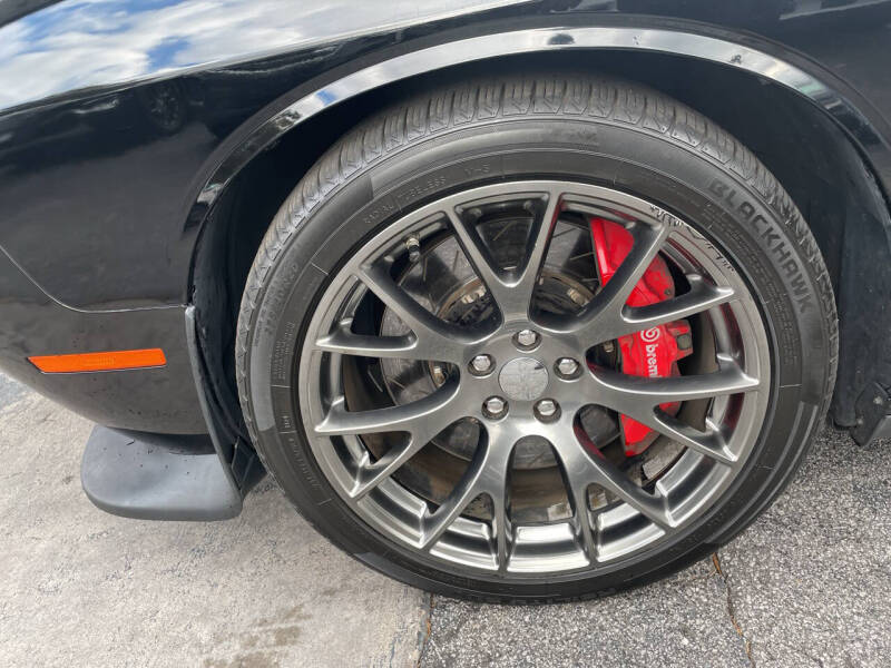 2015 Dodge Challenger SRT 392