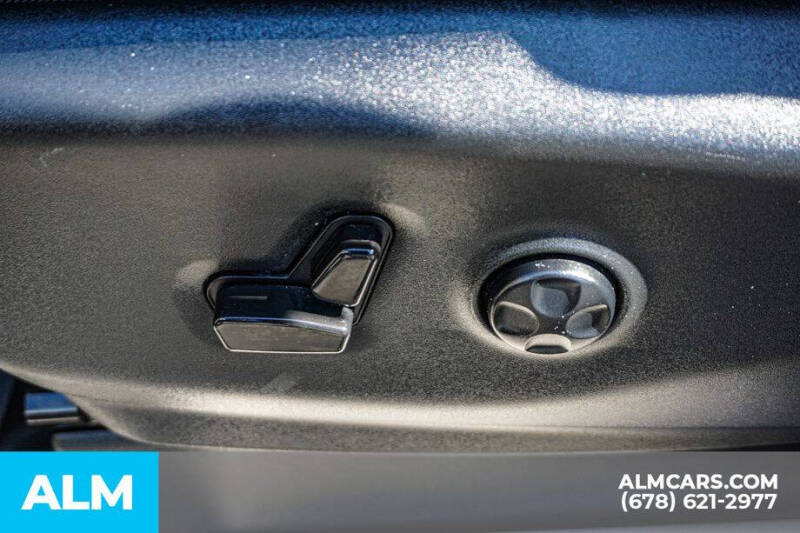 2024 Chrysler Pacifica Plug-In Hybrid Select