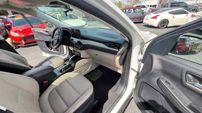 2022 Ford Escape SEL