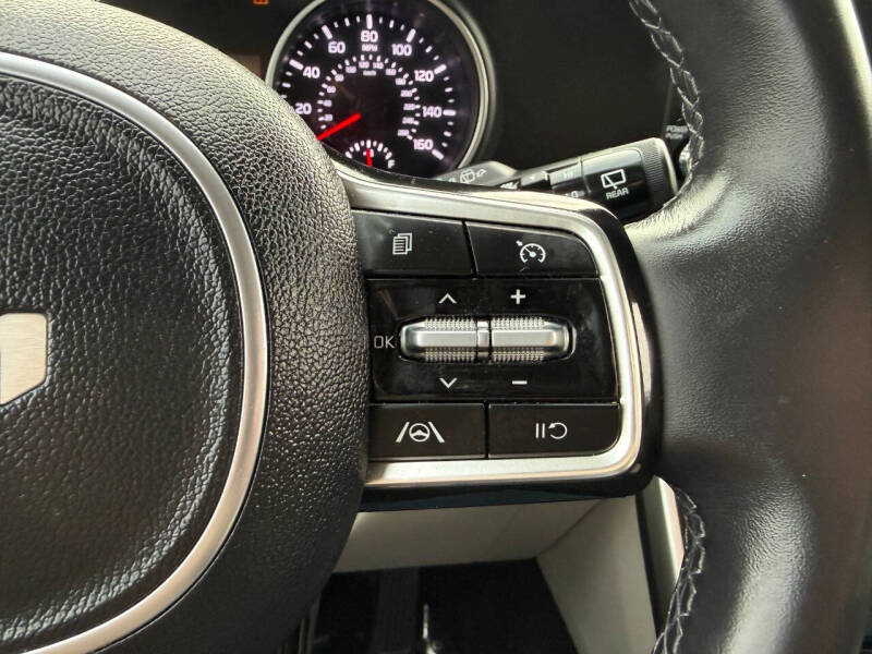 2024 Kia Carnival LX