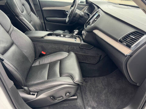2021 Volvo XC90 T6 Inscription 6-Passenger