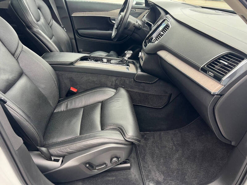 2021 Volvo XC90 T6 Inscription 6-Passenger